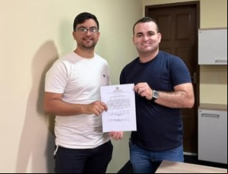 Câmara Municipal de Dona Inês empossa Assistente Legislativo aprovado em concurso público