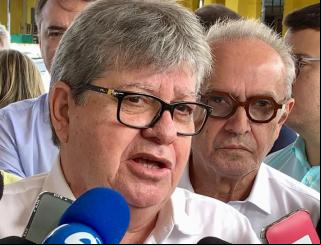 João Azevêdo troca mensagens com Cícero e pede que Escritório em Brasília reforce resgate junto às embaixadas