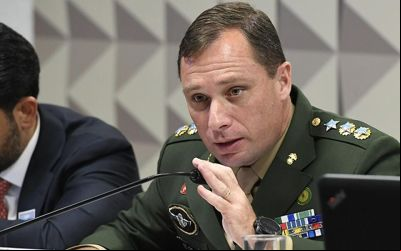 Polícia Federal prende Mauro Cid
