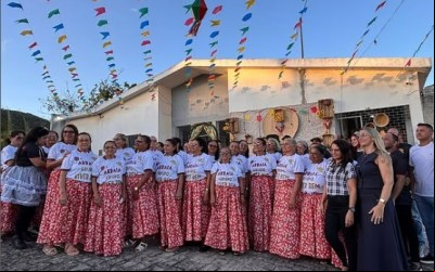 Grupo Viver Bem leva alegria e forró ao Arraiá do ILPI em Pilõezinhos